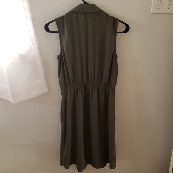 Sleeveless button up dress - Picture 3 of 3